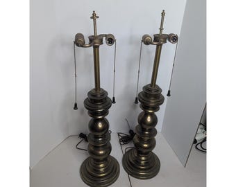 Vintage Stiffel Mid Century Tunga Mässingsbordslampor 2 stycken 31,5"H 8,5" Fotdragsnöre