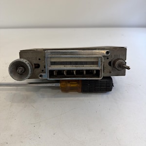 Vintage Motorola All Transistor Car Radio Push button Stereo Brand Unknown