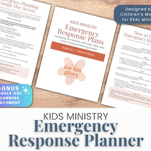 Puede incluir: Un conjunto de planes de respuesta a emergencias imprimibles para el ministerio infantil. Los documentos blancos presentan detalles en naranja y azul. El texto incluye "Kids Ministry Emergency Response Plans". ¡Diseñado por un ministro infantil para el ministerio REAL!