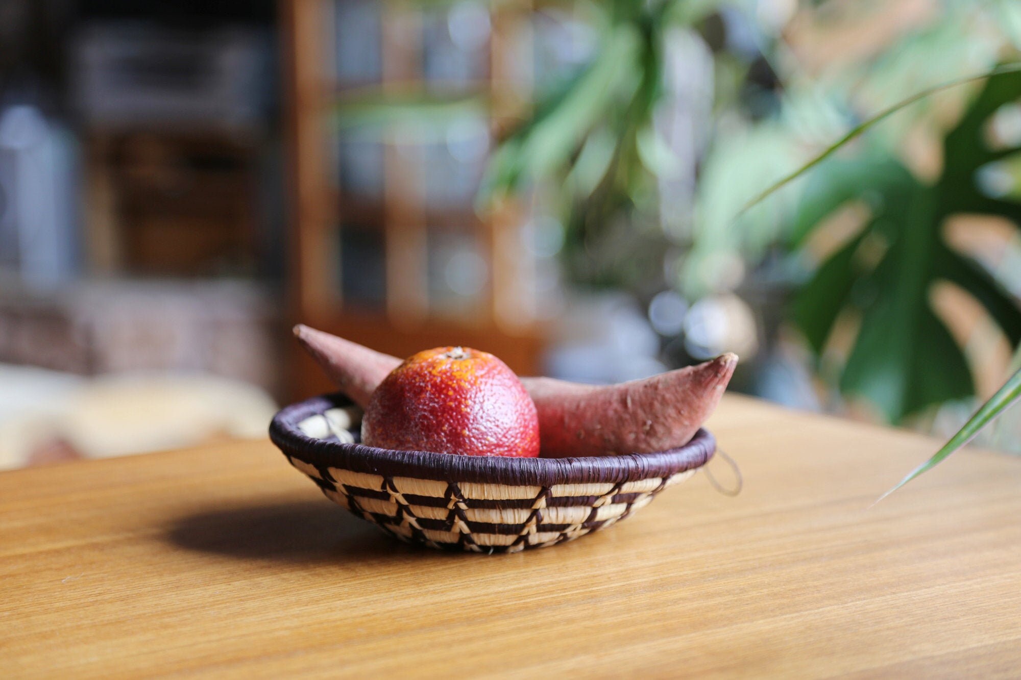 Panier en Sisal et à L'herbe Sucrée Tissé La Main // Aubergine Naturel