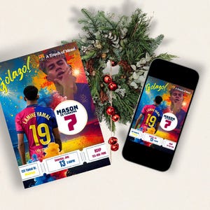 K&ouml;nnte beinhalten: Eine Geburtstagseinladung und ein Smartphone mit einem Fu&szlig;ball-Design. Die Einladung zeigt einen Spieler in einem rot-blauen Trikot mit der Nummer 19. Der Telefonbildschirm spiegelt das Design wider, mit dem Text "Golazo!"
