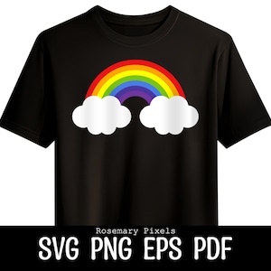 Pode incluir: Camiseta preta com um design de arco-íris colorido e nuvens brancas. O arco-íris se estende pelo peito em vermelho, laranja, amarelo, verde, azul e roxo. A parte inferior da camiseta tem o texto "SVG PNG EPS PDF".