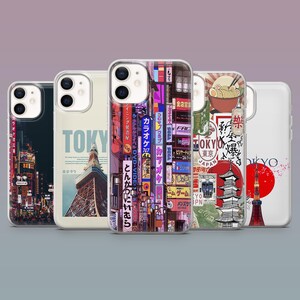 Può includere: Una collezione di custodie per telefoni con design vibranti ispirati a Tokyo. Le custodie presentano monumenti iconici, insegne al neon e testo giapponese. I design includono immagini della Tokyo Tower, ramen e una pagoda.