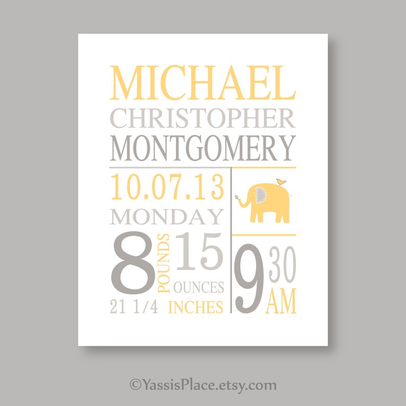 Puede incluir: Una impresi&oacute;n de anuncio de beb&eacute; amarilla y gris con una ilustraci&oacute;n de elefante. La impresi&oacute;n incluye el nombre "MICHAEL CHRISTOPHER MONTGOMERY", la fecha "10.07.13", el d&iacute;a de la semana "MONDAY", el peso "8 libras 15 onzas", la longitud "21 1/4 pulgadas", y la hora "9:30 AM".