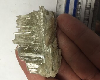 36g Duży rzadki klaster kryształów zoisytu