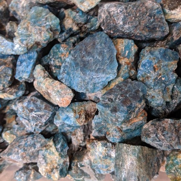 Wholesale 1-5lb Lot Natural Blue Apatite Crystals Rough Stones