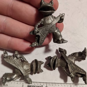 Frog playing Guitar Pewter Figurine