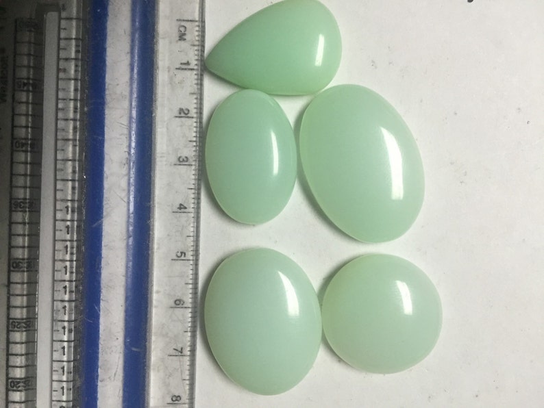 NEW STONE 5pcs 31g Chrysopal Cabochons