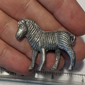 Zebra beeldje gemaakt van tin in de VS