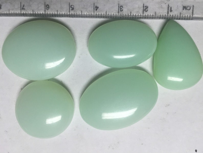 NEW STONE 5pcs 31g Chrysopal Cabochons