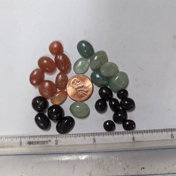 Nice Parcel of small ring size cabs, aquamarine sunstone star diopside star garnet Cabochons