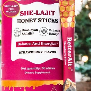 Strawberry Himalayan Shilajit Honey sticks for Women: Shatavari & Saffron - 30 Pack