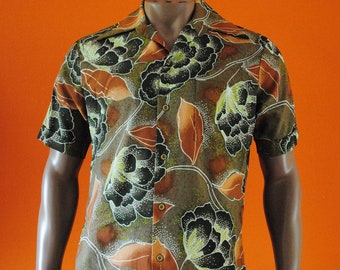 Mens Vintage Short Sleeve Sport Shirt size Medium, Butterly Collar Floral Print Summer Shirt