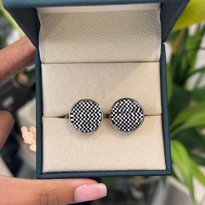 Checker Inlay Mother of Pearl Cufflinks in 925 Sterling Silver – Elegant Black & White Design for Men’s Formalwear