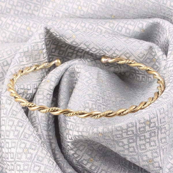 Pulseira rígida torcida banhada a ouro 22k: Bracelete robusto à prova d'água