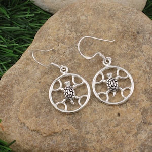 Sterling Silver Turtle Dangle Earrings – Handmade Sea Turtle Jewelry – Ocean-Inspired Drop Earrings – Beach Lover Gift for Her