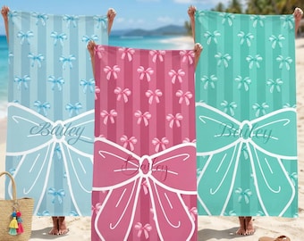 Serviette de plage rayée avec nœud personnalisé avec nom personnalisé, serviette de plage à imprimé nœud, serviette de plage à séchage rapide pour les vacances, cadeau pour elle, serviette de bain Cheer Team