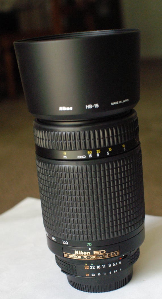 Nikon ED AF Nikkor 70-300mm 1:4-5.6 D Zoom Lens for Nikon DSLR