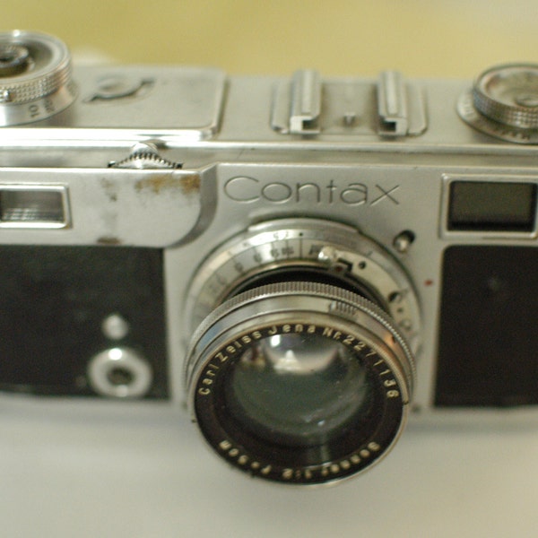 Zeiss Ikon 35mm Contax II 35mm rangefinder camera No. G7538 with Carl Zeiss Jena 5cm f2 Sonnar Lens No. 2271135