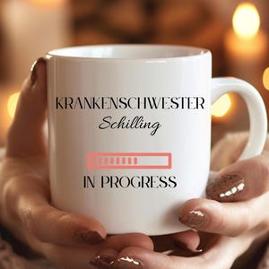 Krankenschwester wird geladen , Personalisierte Keramiktasse für Pflegeschüler, Ausbildungsbeginn