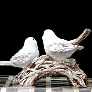 Elegant White Bird Pair Statue - Decorative Bird & Animal Showpiece for Home Décor Gift