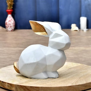 Elegant Rabbit Statue for Home Decor – Stylish Figurine Showpiece for Living Room Accent & Gift Idea