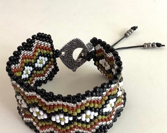 Bead weaving bracelet, Tribal Bracelet, Beaded Bracelet, Silver Bracelet, Boho, Festival