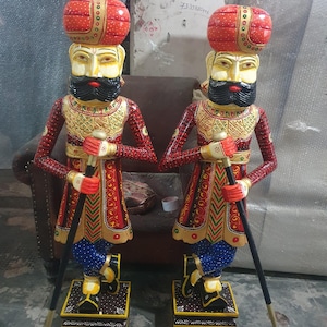 Handmade Wooden Royal Guard Statues: Indian Home Decor, Set of 2