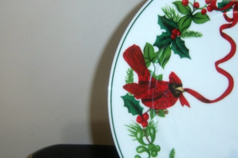 Royal Norfolk Cardinal Dinner Christmas Plate home accents vintage plate