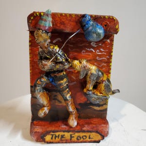 Carta del tarot escultural en 3D El Loco