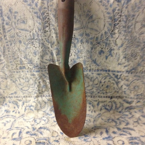 Vintage Green Garden Tool Shovel Trowel  Perfect for Wreath Decorating Home Decor Summer Spring