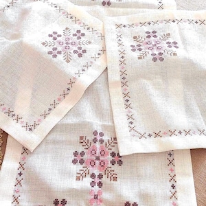 Hand Embroidered Floral Table Runner & Napkin Set: Turkish Cross Stitch