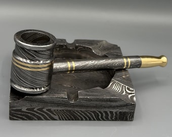 Juego de pipa de tabaco y cenicero de acero de Damasco macizo, hecho a mano. Regalo ejecutivo de lujo forjado a mano. Regalo único para el quinto aniversario.