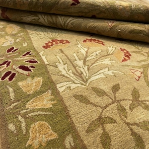 Tappeto in lana fatto a mano – Tappeto floreale beige, ispirato alla natura