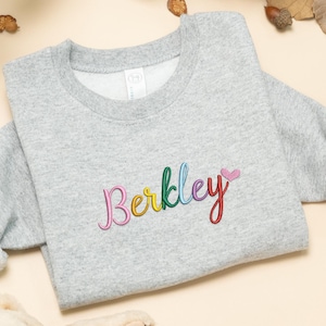 Sudadera bordada personalizada para bebé, sudadera con monograma de letras arcoíris, camiseta con nombre, sudadera con monograma para niña