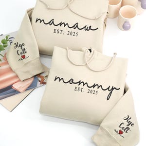 Custom Mama Sweatshirt, Personalized Embroidered Mommy Sweatshirt with Kid Name, Baby Showers Gift for New Mom