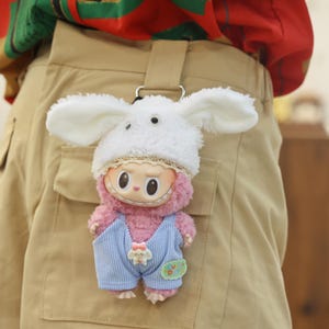 Strój lalki Labubu dla psa, pluszowe ubranka w kształcie czapki Labubu Punny, uroczy strój lalki 17 cm, brelok z zabawką Labubu, akcesoria Labubu na prezent dla dzieci