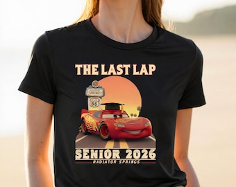 Camiseta de graduación de Lightning McQueen 2026, camiseta de graduación de The Last Lap, camiseta de graduación de la película Cars, atuendo de carreras para graduados, camiseta de graduación de dibujos animados