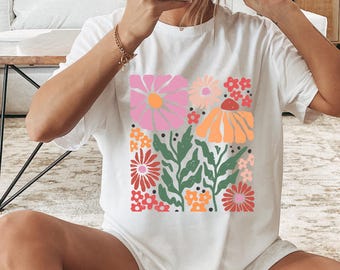 Boho Daisy Comfort Colors Tee: Retro Floral Gardener Shirt