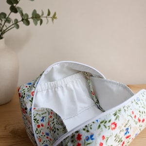 Cartamodello per pochette apribile in 3 misure, trousse da viaggio per cosmetici, pochette organizer per trucchi con ampia apertura, modello di tracolla opzionale, cartamodello per borsa fai da te in formato PDF immagine 17