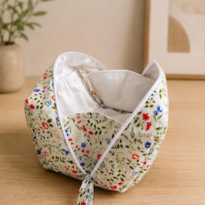 Cartamodello per pochette apribile in 3 misure, trousse da viaggio per cosmetici, pochette organizer per trucchi con ampia apertura, modello di tracolla opzionale, cartamodello per borsa fai da te in formato PDF immagine 16