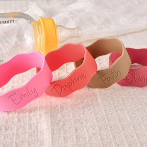 Custom Silicone Bottle labels, Engraved Silicone Bottle Bands for Kids, Baby Gifts, Name Labels for Sippy Cup, Daycare Name Label, Baby Gift
