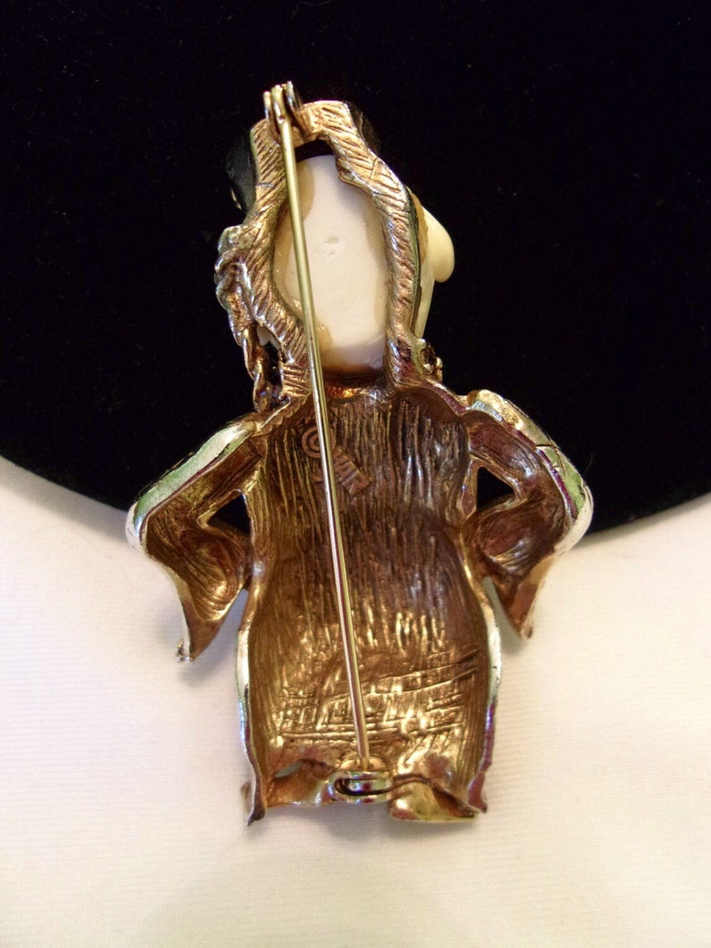 HAR Brooch Vintage Smiling Laughing Buddha Faux Ivory /& Jade Glass Rhinestone Gold Plate Pin