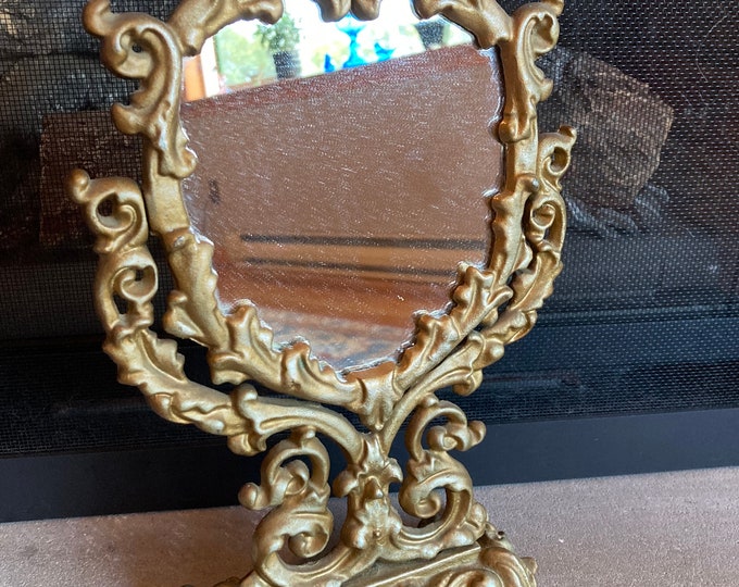 Iron Art Vintage Cast Iron Standing Table Top Heart Shaped Vanity