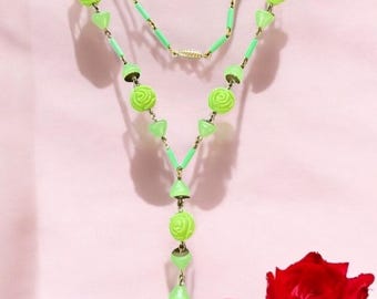 Art Deco Green Glass Flower Necklace: Vintage Rose Bud Pendant