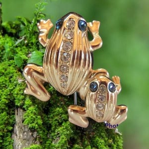 Golden rhinestone frog pin, gold double frog brooch,  signed Krementz