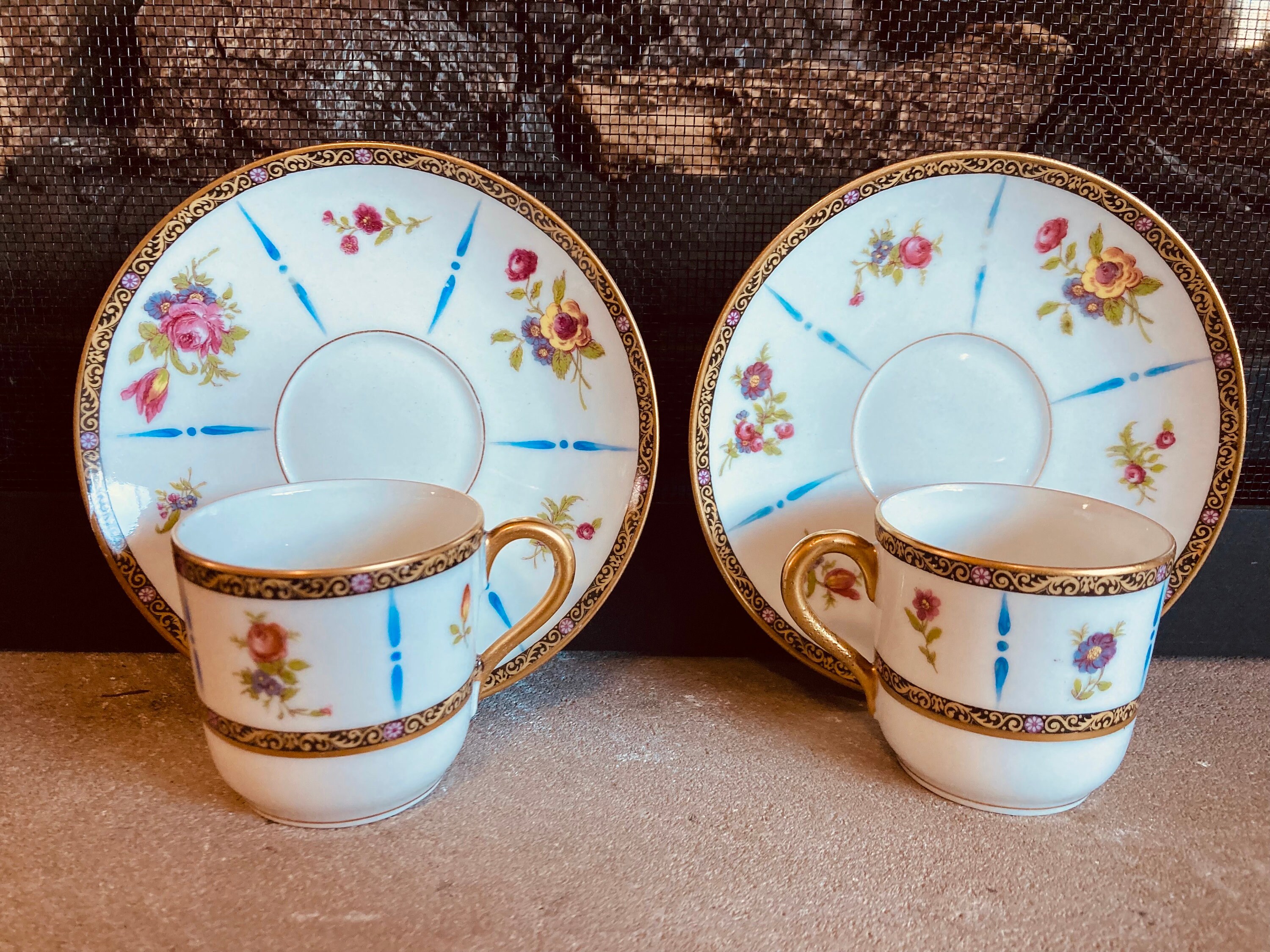 リモージュ フランス アンティーク磁器ティーセット：ロマンチックな