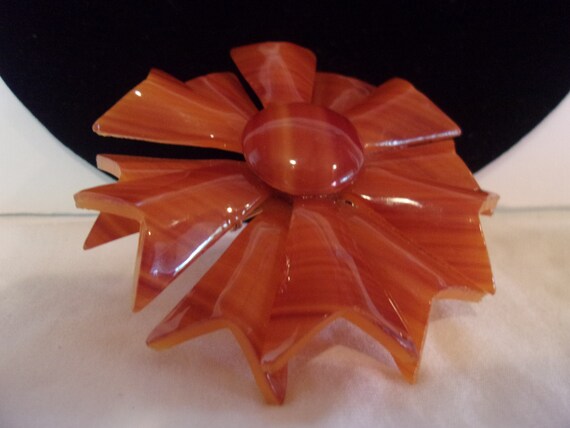 Modernist Tortoiseshell Daisy Flower Brooch Pin - image 4