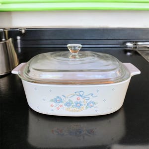 Vintage Corningware-braadpan: landelijke korenbloemschaal van 2 liter met deksel van pyrex