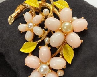 Vintage Art Pink Flower Brooch: Pearl & Cabochon Floral Pin